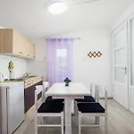 Daire 0-bedroom In Porec