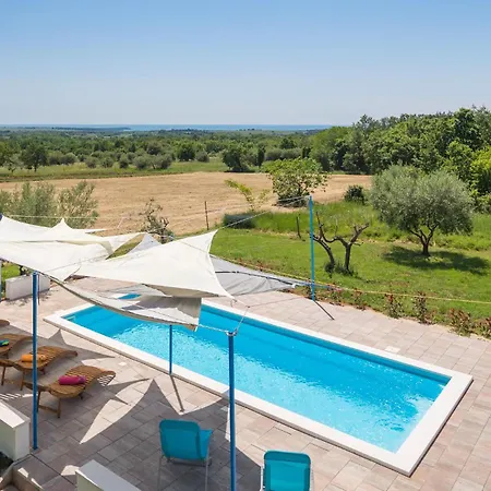 Pet Friendly In Tar With Kitchen Tar-Vabriga